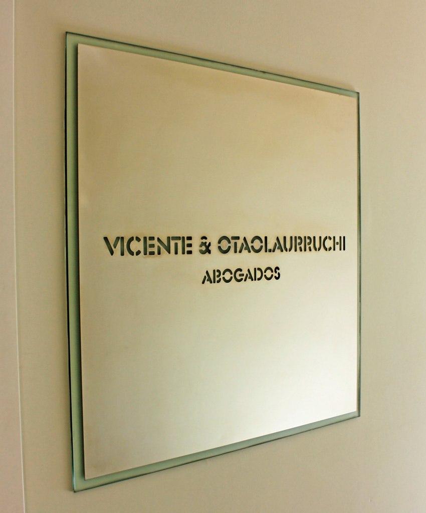 placa-vicente-otaularruchi-abogados